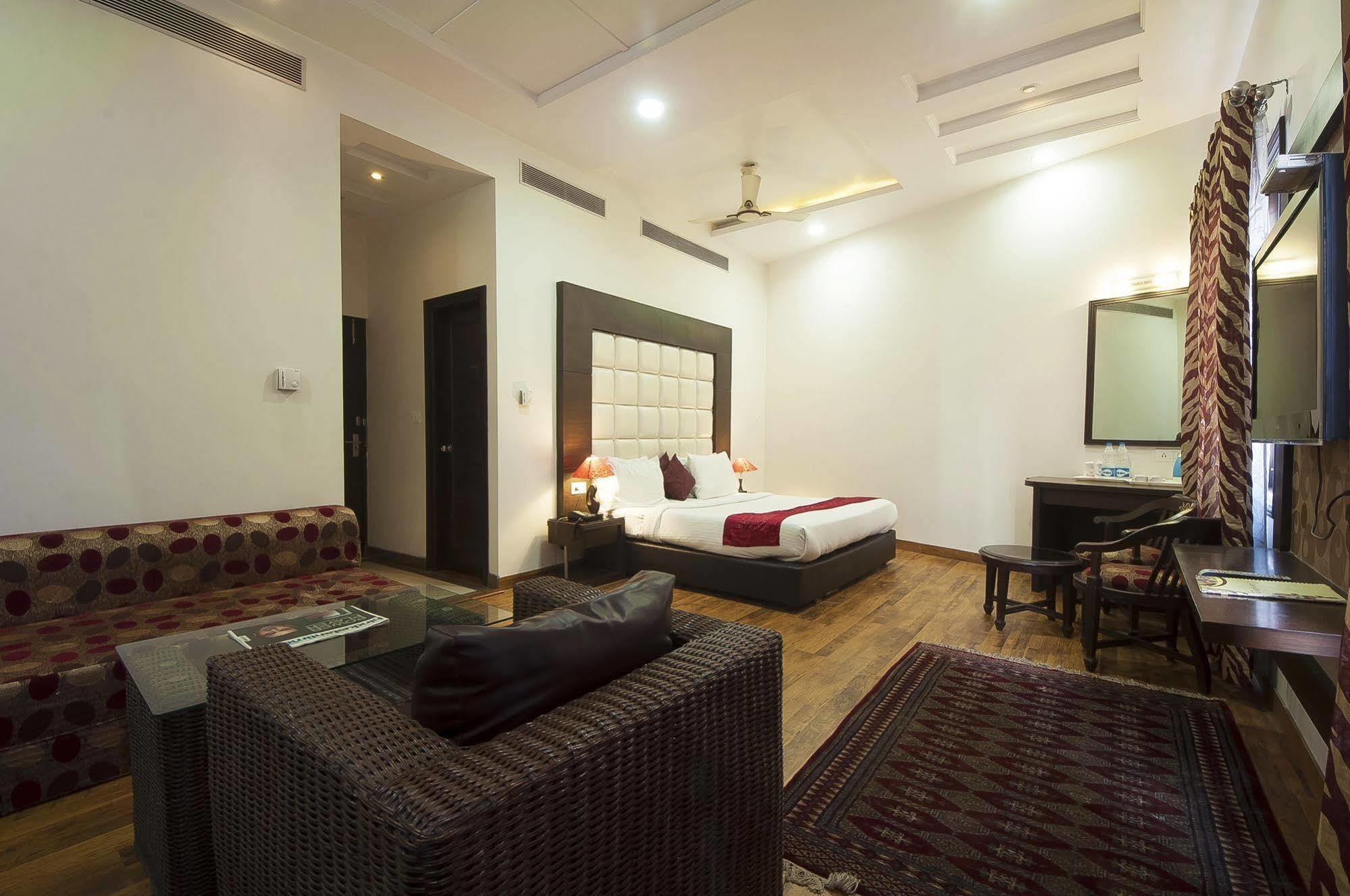 Hotel Prems Paradise أمريتسار المظهر الخارجي الصورة
